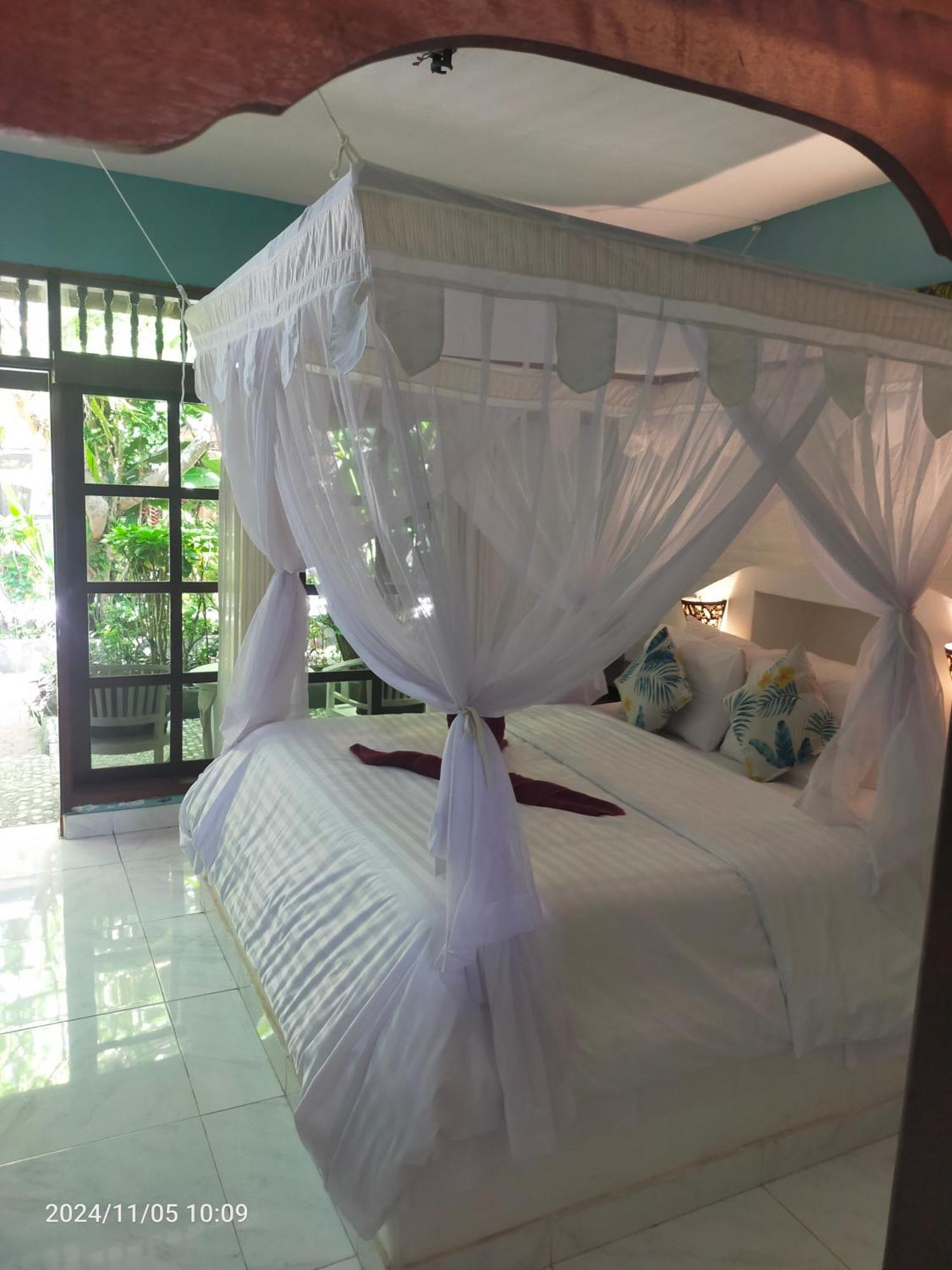 Puri Oka Beach Bungalows Candidasa Dış mekan fotoğraf